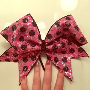 Cheerleading bow